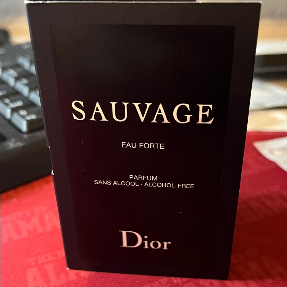 Dior Sauvage Eau Forte Parfum — Black and White Box